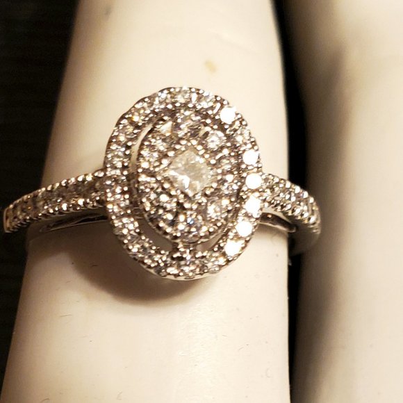 Beautiful  design 14K white gold diamond  ring - Picture 3 of 13